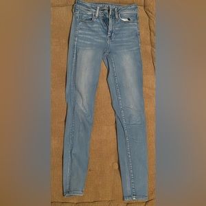 American Eagle light wash skinny jeans